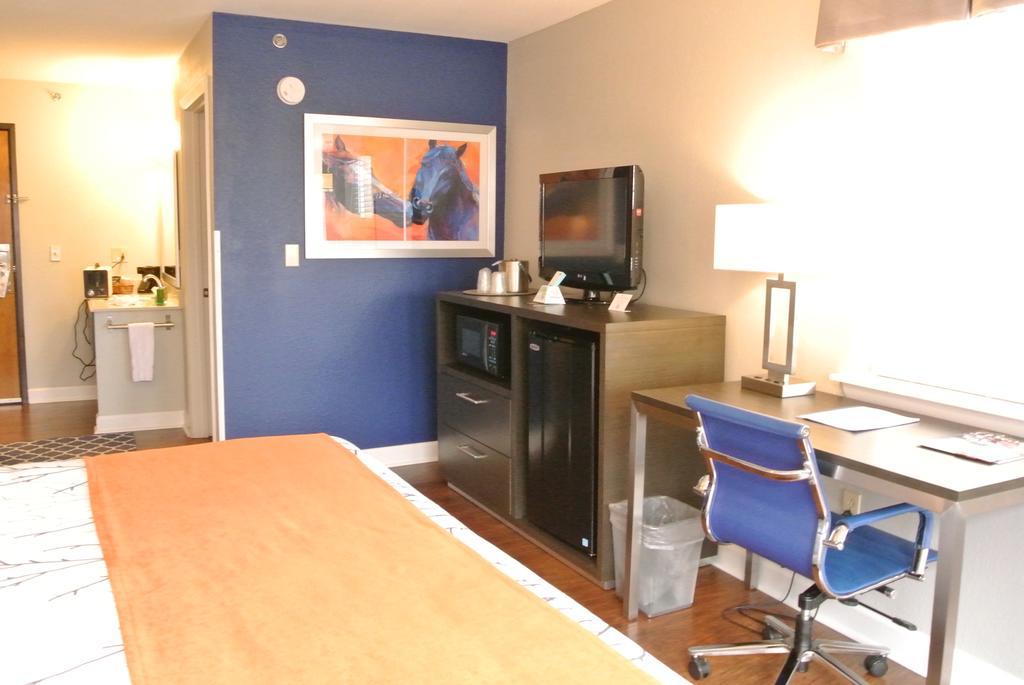 Guesthouse Inn & Suites Lexington Esterno foto