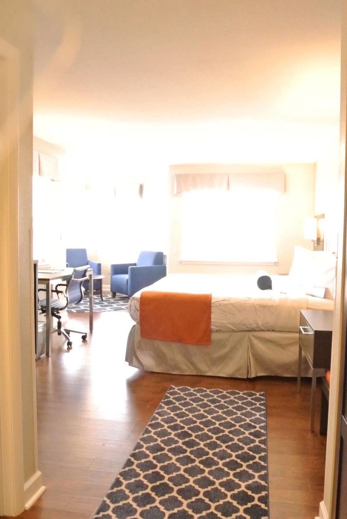 Guesthouse Inn & Suites Lexington Esterno foto