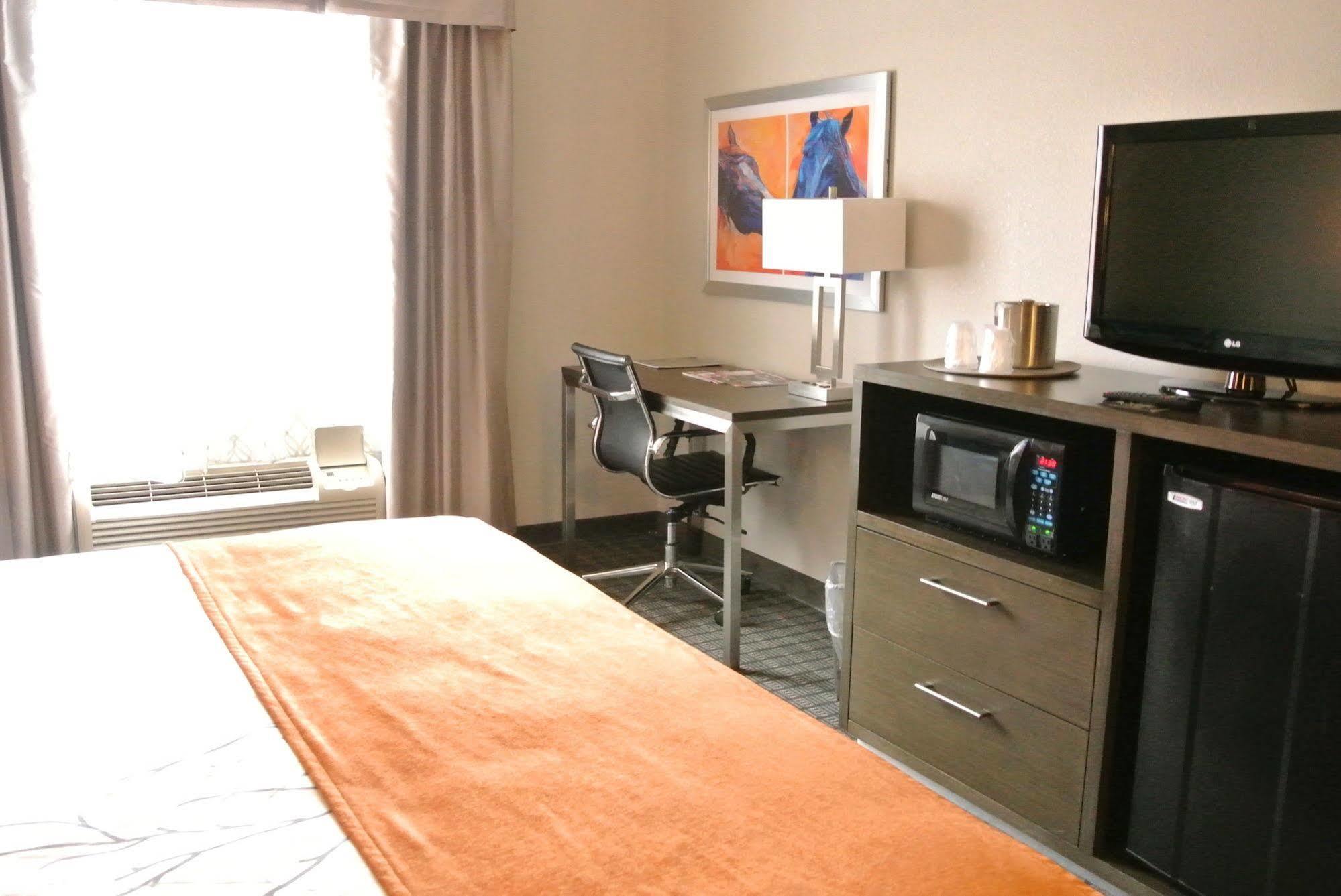 Guesthouse Inn & Suites Lexington Esterno foto