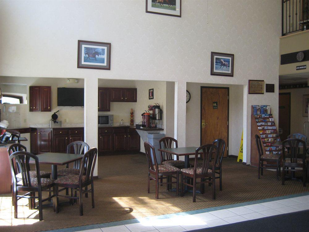 Guesthouse Inn & Suites Lexington Esterno foto
