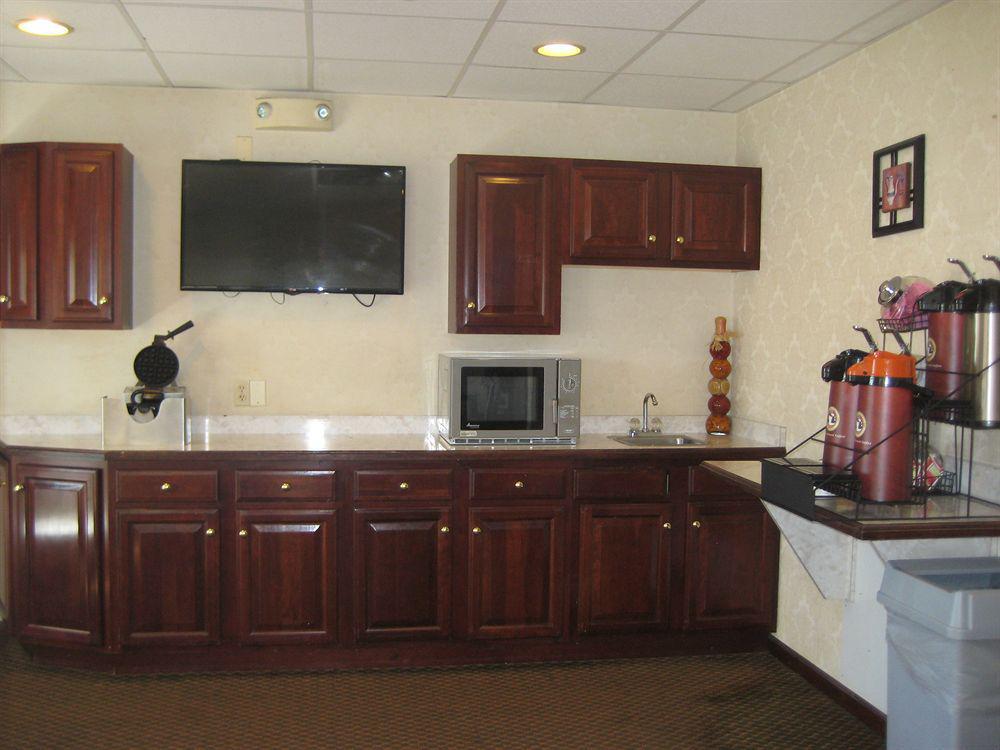 Guesthouse Inn & Suites Lexington Esterno foto